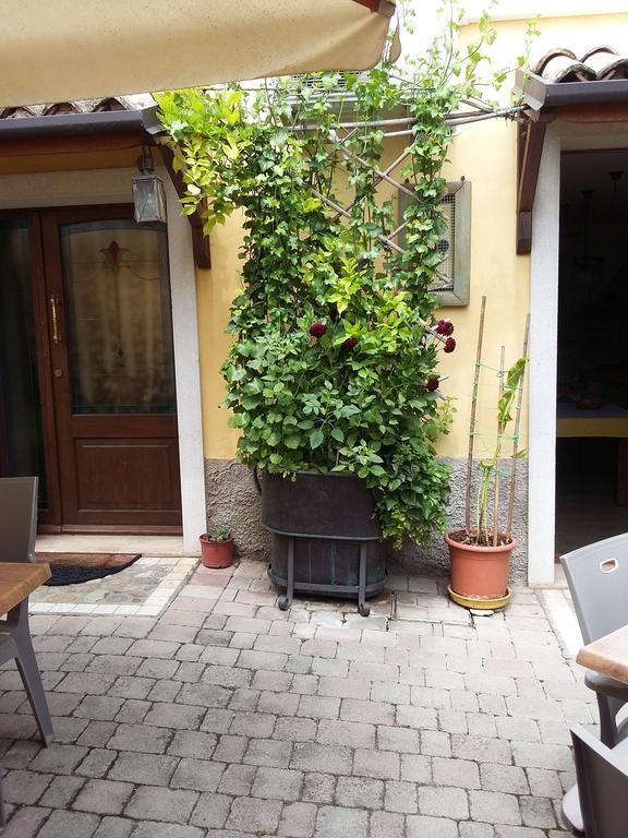 バルドリーノ La Carbonara 6 Bed & Breakfast エクステリア 写真