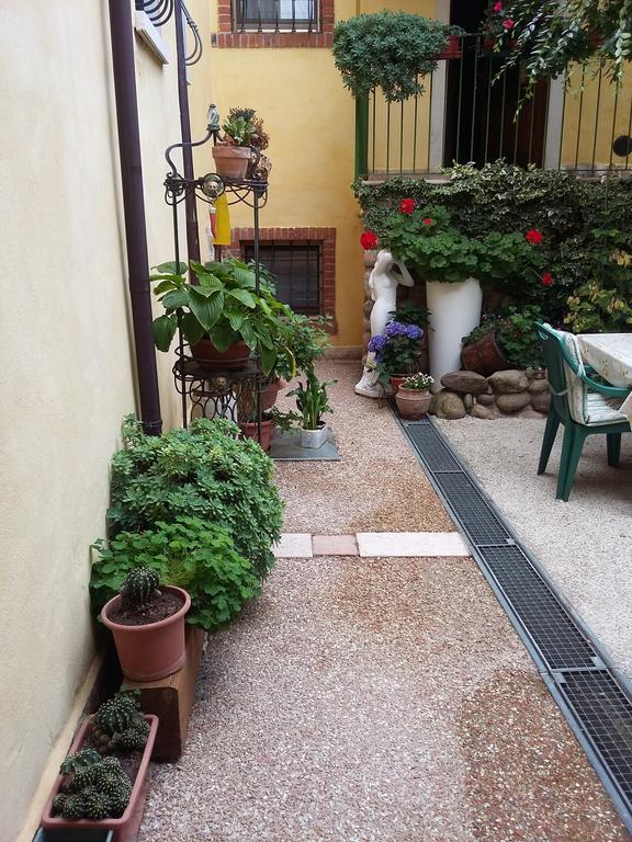 バルドリーノ La Carbonara 6 Bed & Breakfast エクステリア 写真