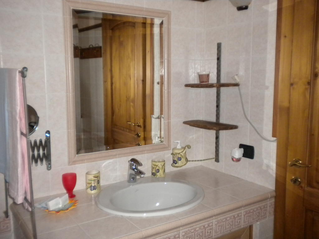 バルドリーノ La Carbonara 6 Bed & Breakfast エクステリア 写真
